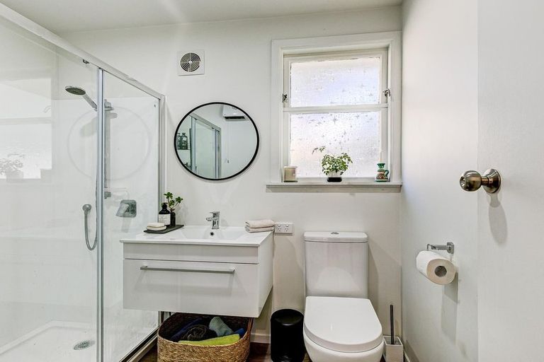 Photo of property in 126 Castor Crescent, Cannons Creek, Porirua, 5024