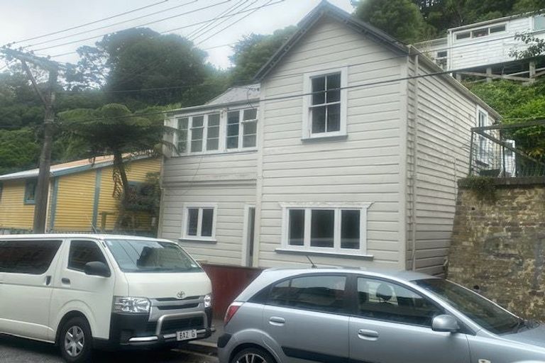 Photo of property in 69 Holloway Road, Aro Valley, Wellington, 6021