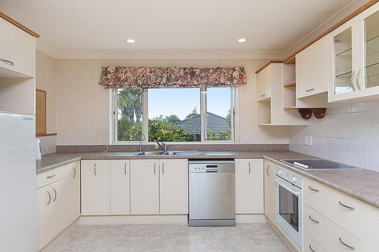 Photo of property in 21 Waitoa Street, Waiuku, 2123