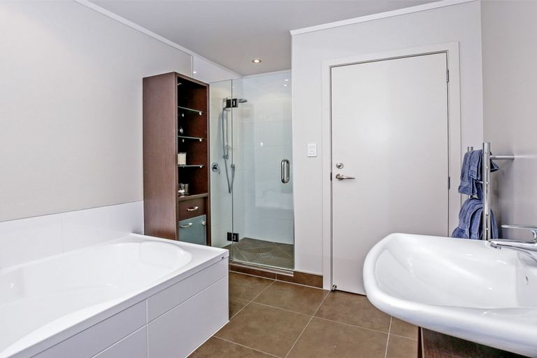 Photo of property in 97 Woodlands Park Road, Titirangi, Auckland, 0604