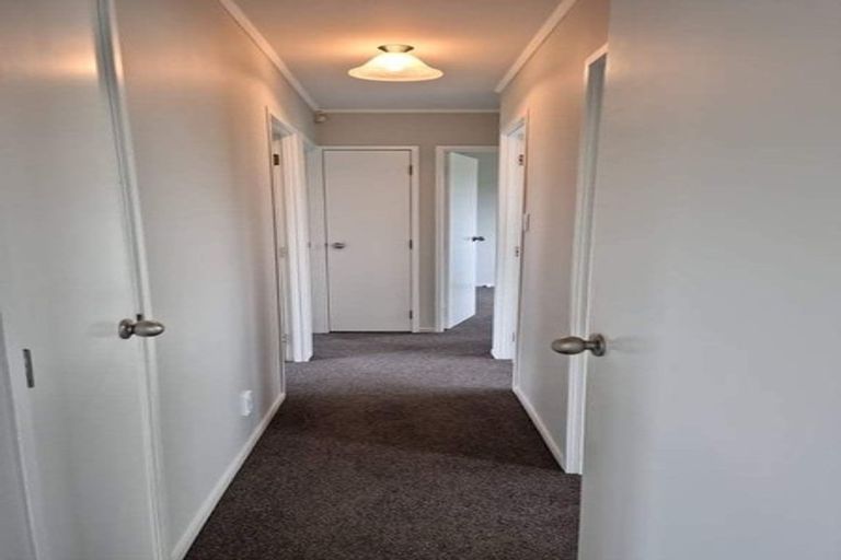 Photo of property in 1/11 Blackgate Place, Weymouth, Auckland, 2103