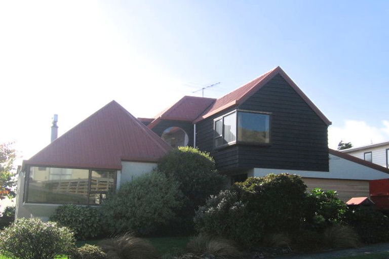 Photo of property in 8 Tremaine Place, Camborne, Porirua, 5026