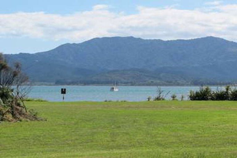 Photo of property in 128 Ti Kouka Crescent, Matarangi, Whitianga, 3592
