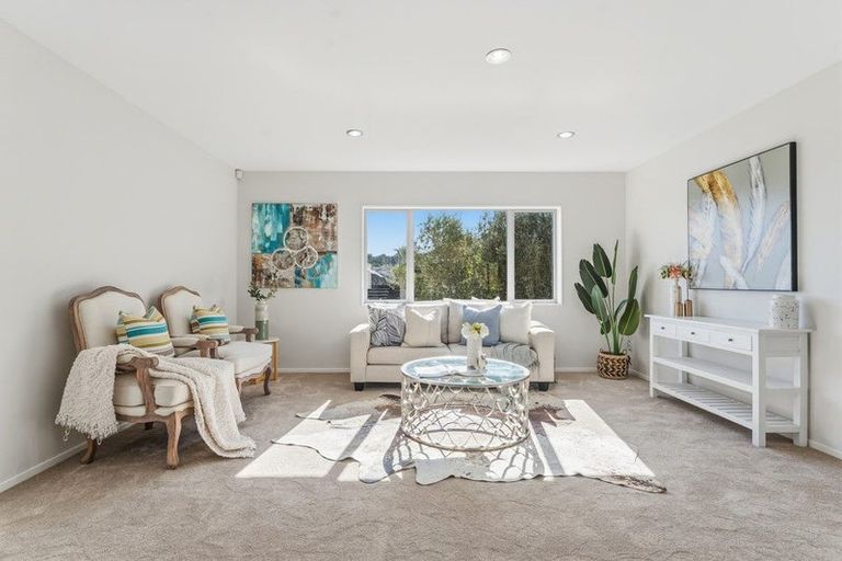 Photo of property in 7 Andy Crescent, Flat Bush, Auckland, 2016