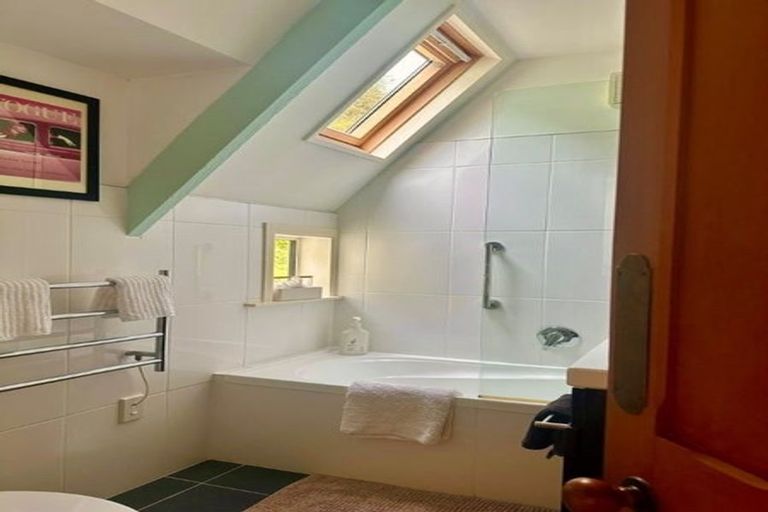 Photo of property in 15 Whiorau Grove, Lowry Bay, Lower Hutt, 5013