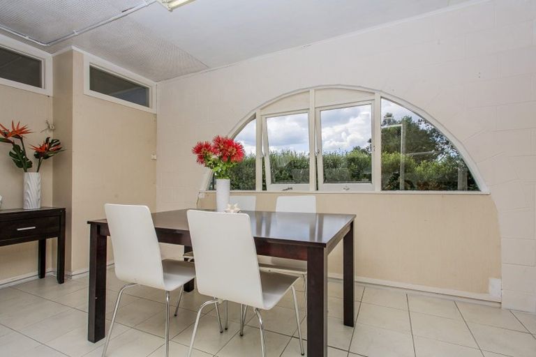 Photo of property in 25 Christian Road, Swanson, Auckland, 0614