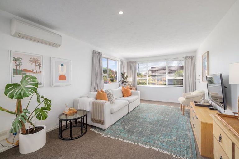 Photo of property in 1/176 Grimseys Road, Redwood, Christchurch, 8051