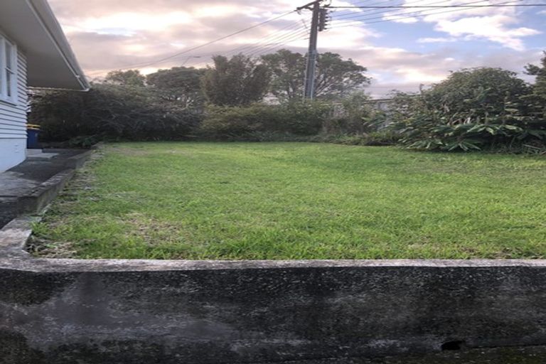 Photo of property in 964 East Coast Road, Northcross, Auckland, 0632