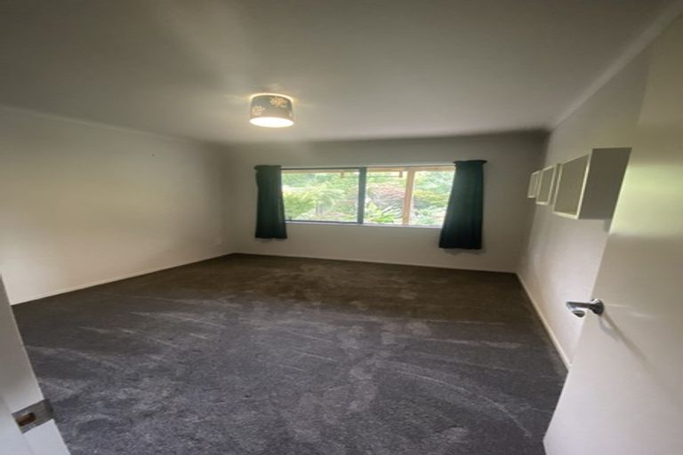 Photo of property in 172 Paraite Road, Paraite, New Plymouth, 4373