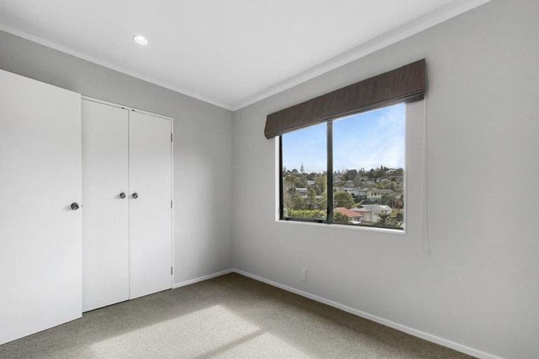 Photo of property in 60 Zefiro Drive, Massey, Auckland, 0614