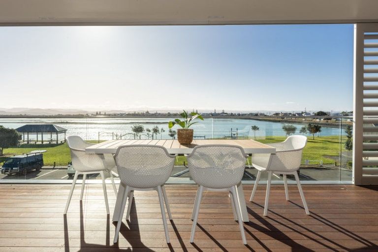 Photo of property in 306/7 Humber Street, Pandora, Napier, 4110