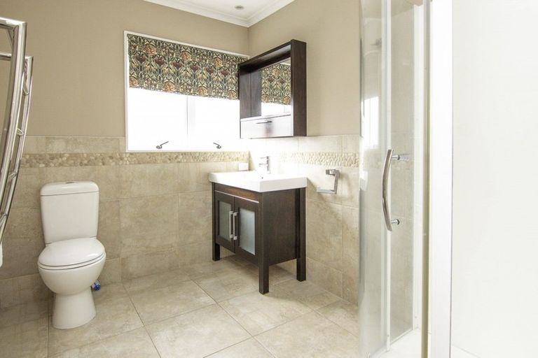 Photo of property in 18 Churchill Avenue, Hokowhitu, Palmerston North, 4410