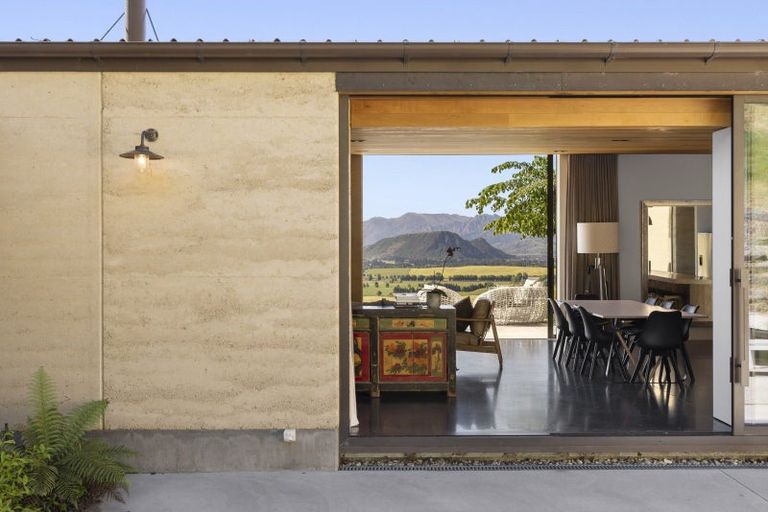 Photo of property in 633 Mount Barker Road, Wanaka, 9382