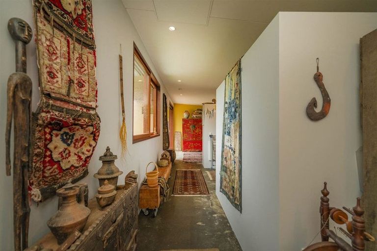 Photo of property in 19 Victoria Street, Coromandel, 3506