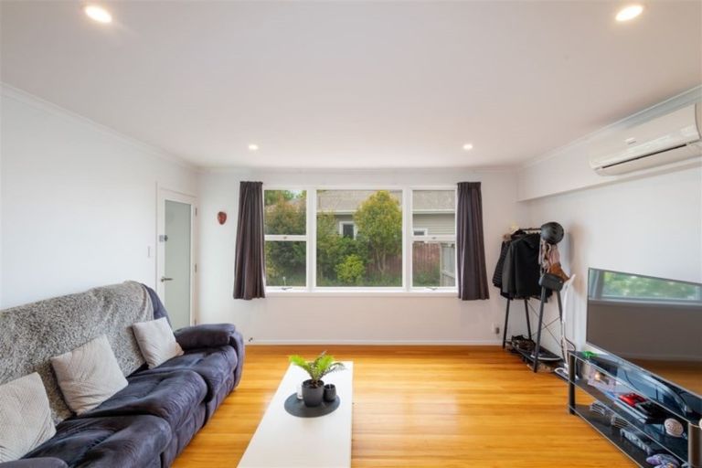 Photo of property in 2/49 Brockworth Place, Riccarton, Christchurch, 8011