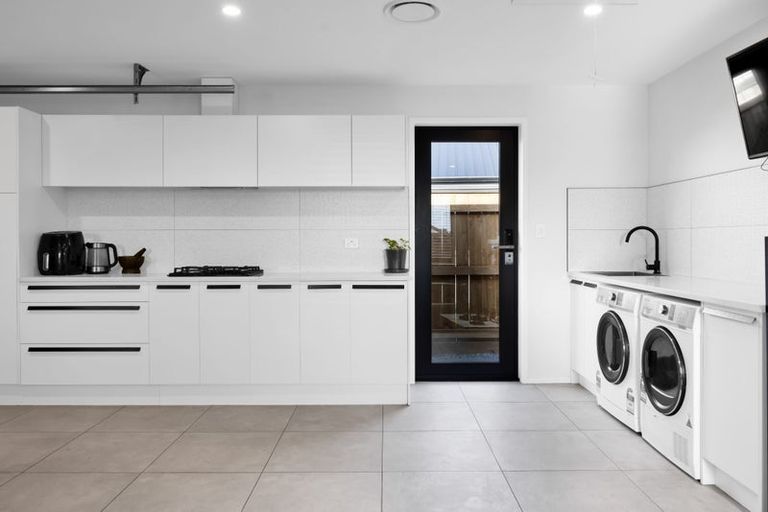 Photo of property in 11 Rua Place, Bell Block, New Plymouth, 4312