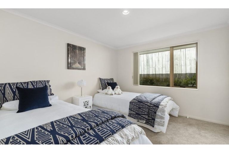 Photo of property in 37 Nimstedt Avenue, Oteha, Auckland, 0632