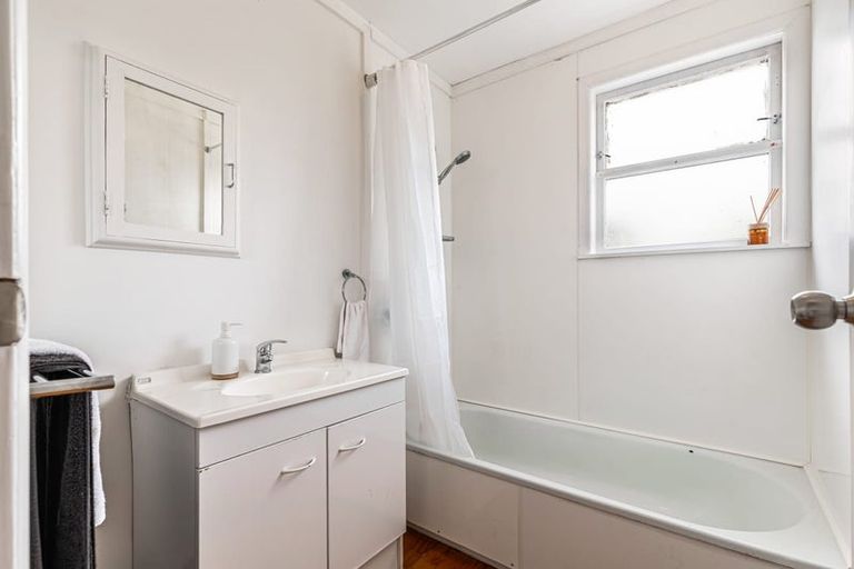 Photo of property in 25 Roseneath Place, Birkdale, Auckland, 0626