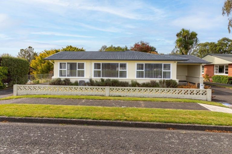 Photo of property in 82 Guy Street, Dannevirke, 4930