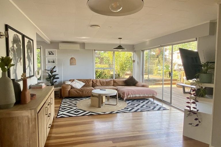 Photo of property in 14 Orton Street, Glenfield, Auckland, 0627