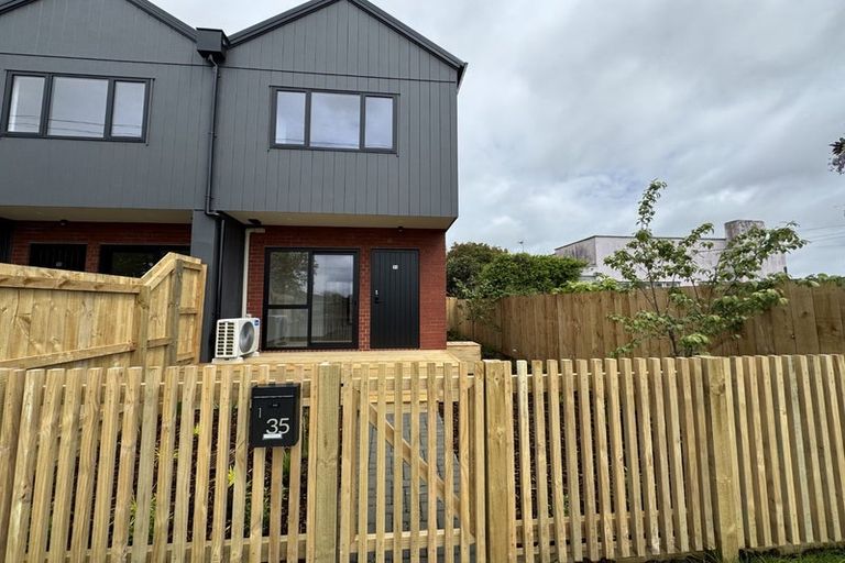 Photo of property in 1/35 Crawford Avenue, Mangere Bridge, Auckland, 2022
