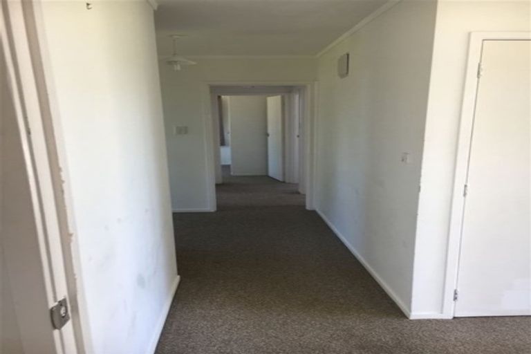Photo of property in 28 Rena Place, West Harbour, Auckland, 0618