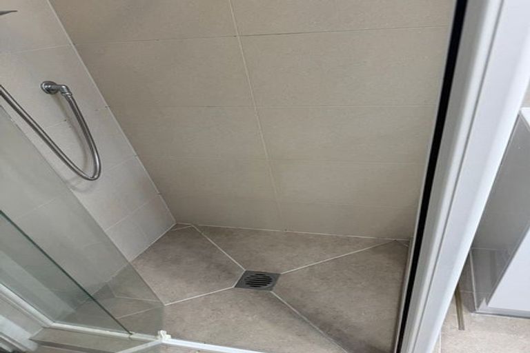 Photo of property in 2/6 Raddock Place, Half Moon Bay, Auckland, 2012