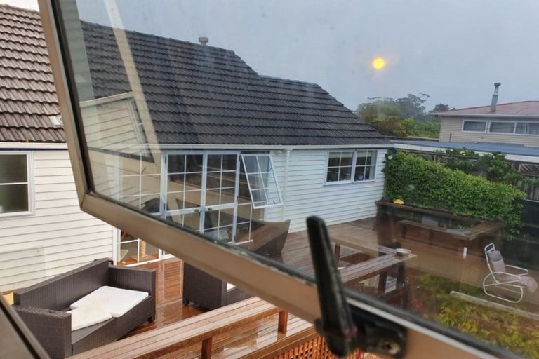 Photo of property in 1/9 Sunnynook Road, Forrest Hill, Auckland, 0620