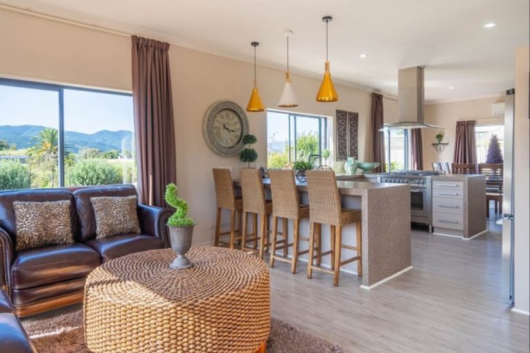 Photo of property in 11 Trusham Court, Paraparaumu, 5032