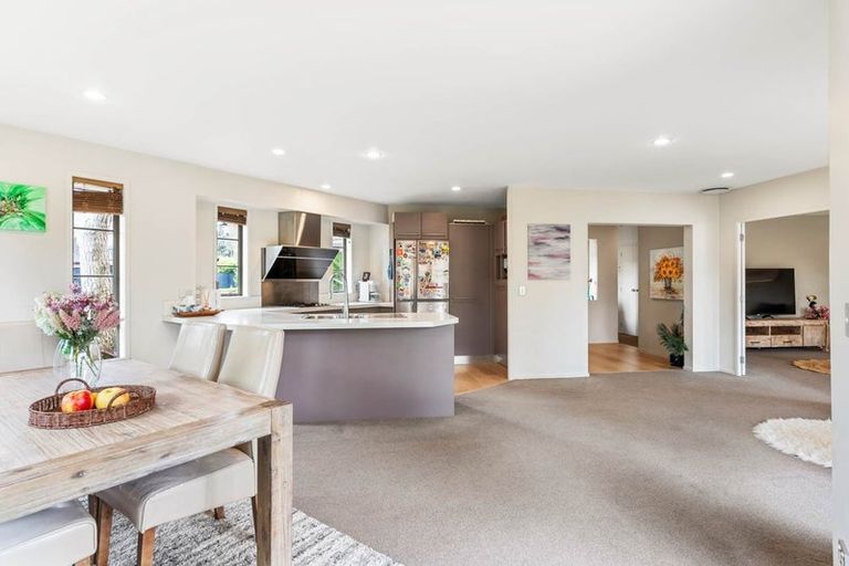 Photo of property in 5 George Deane Place, Greenhithe, Auckland, 0632