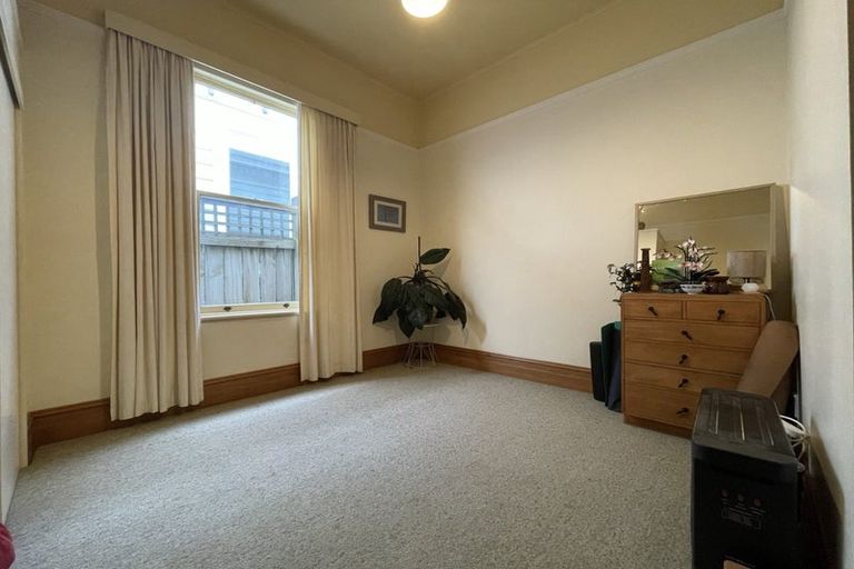 Photo of property in 16 Lawrence Street, Newtown, Wellington, 6021