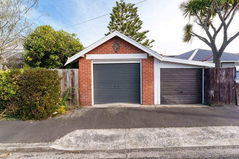 Photo of property in 20 Hargest Crescent, Saint Kilda, Dunedin, 9012