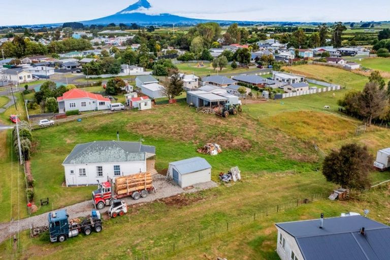 Photo of property in 8 Egmont Street, Normanby, Hawera, 4614
