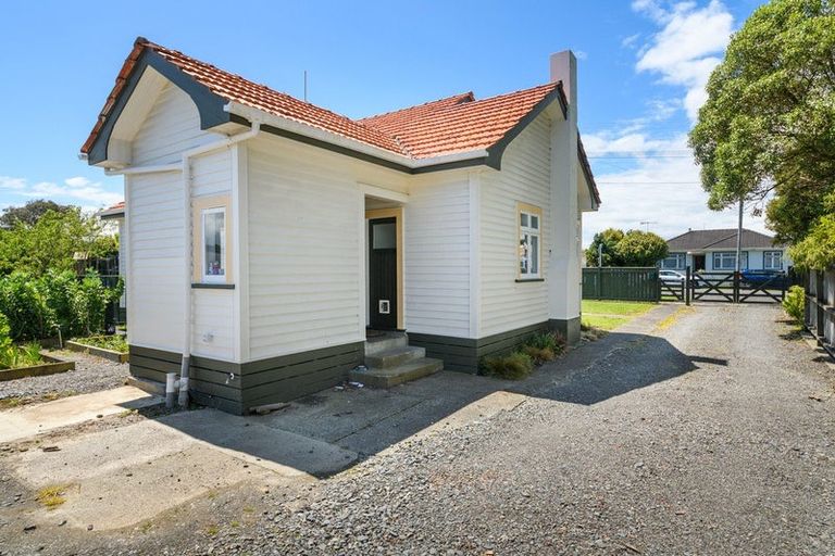 Photo of property in 42 Alexandra Street, Marton, 4710