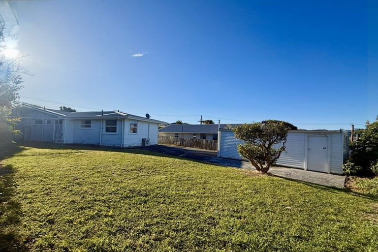 Photo of property in 18 Beazley Avenue, Paparangi, Wellington, 6037