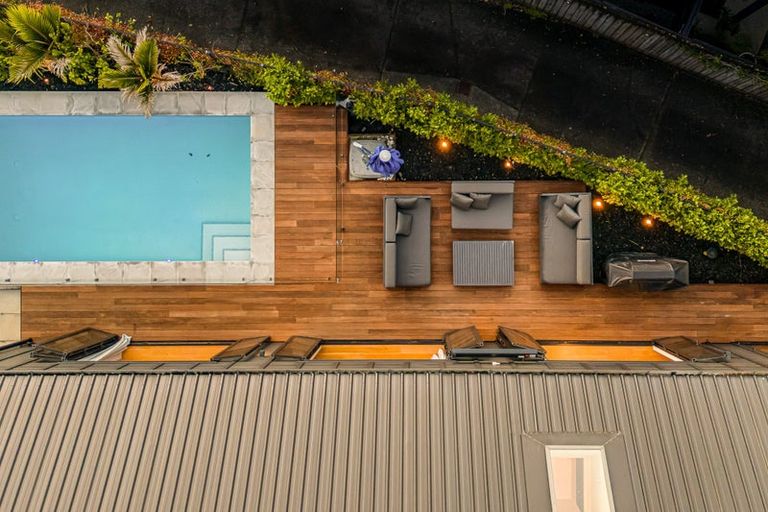 Photo of property in 11 Sharon Road, Waiake, Auckland, 0630