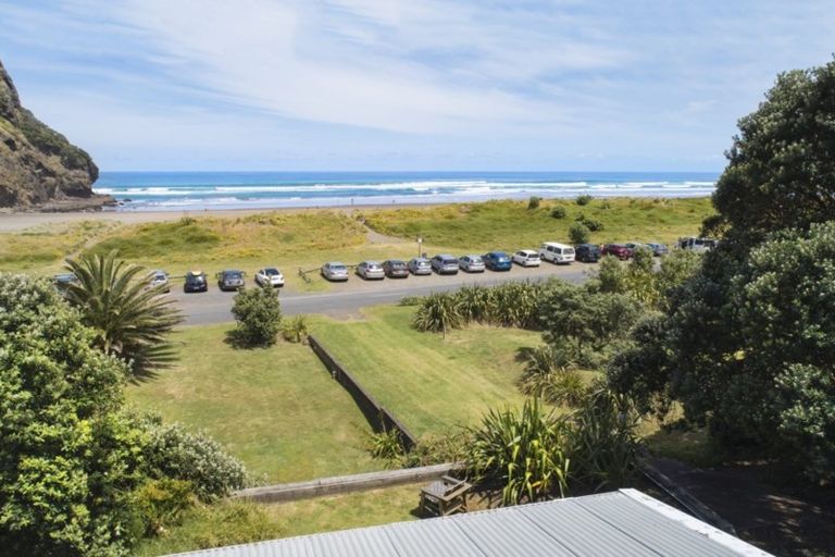 Photo of property in 65 Marine Parade North, Piha, 0772