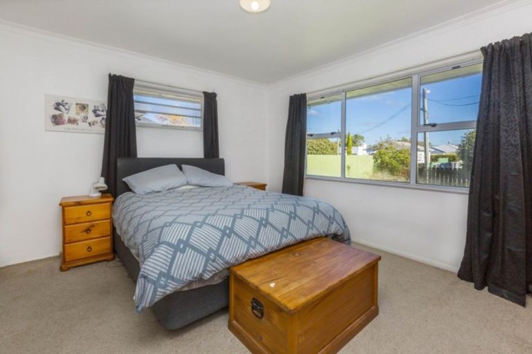 Photo of property in 92 Pine Avenue, Ebdentown, Upper Hutt, 5018