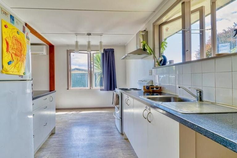 Photo of property in 12 Allen Berry Avenue, Pirimai, Napier, 4112