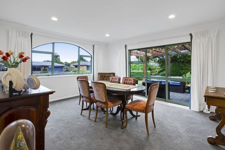 Photo of property in 9 Adam Lile Drive, Highlands Park, New Plymouth, 4312