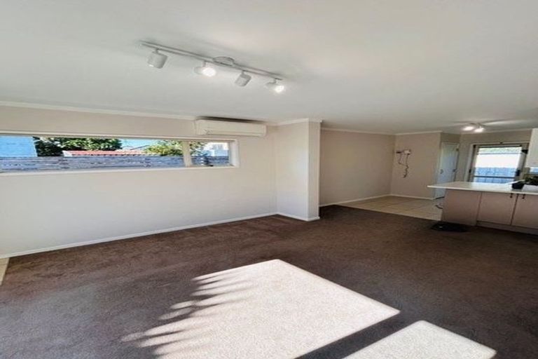 Photo of property in 4/4 Meadow Street, Mount Wellington, Auckland, 1062