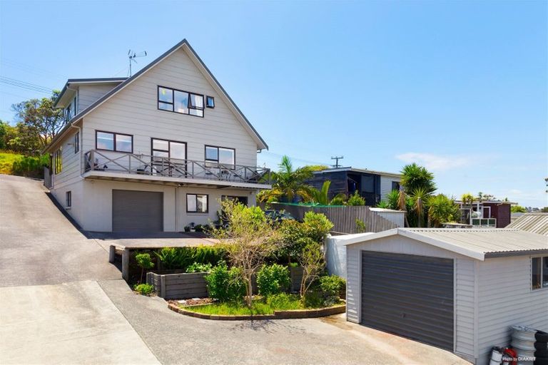Photo of property in 289 Vipond Road, Stanmore Bay, Whangaparaoa, 0932