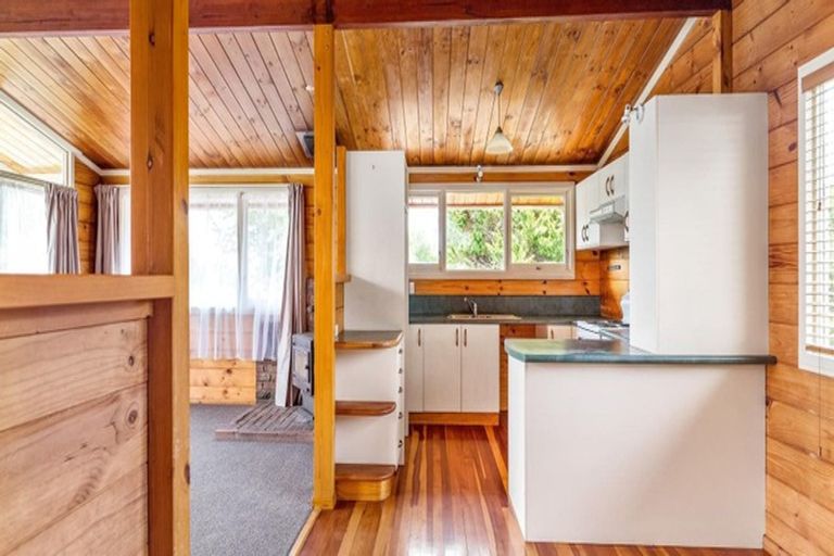 Photo of property in 48 Mountain Road, Western Heights, Rotorua, 3015