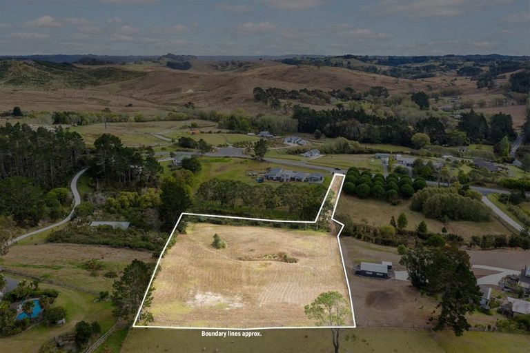 Photo of property in 388 Duck Creek Road, Stillwater, Silverdale, 0993