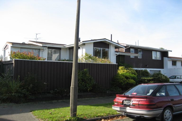 Photo of property in 2/15 Dovedale Avenue, Ilam, Christchurch, 8041