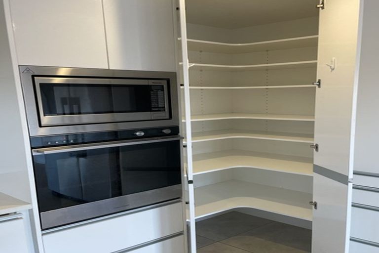 Photo of property in 2/13 Naviti Place, Browns Bay, Auckland, 0630