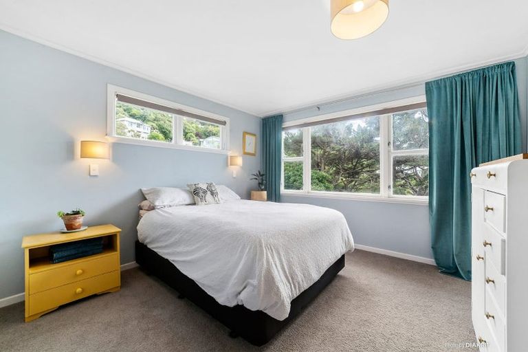 Photo of property in 120 Sutherland Road, Melrose, Wellington, 6023