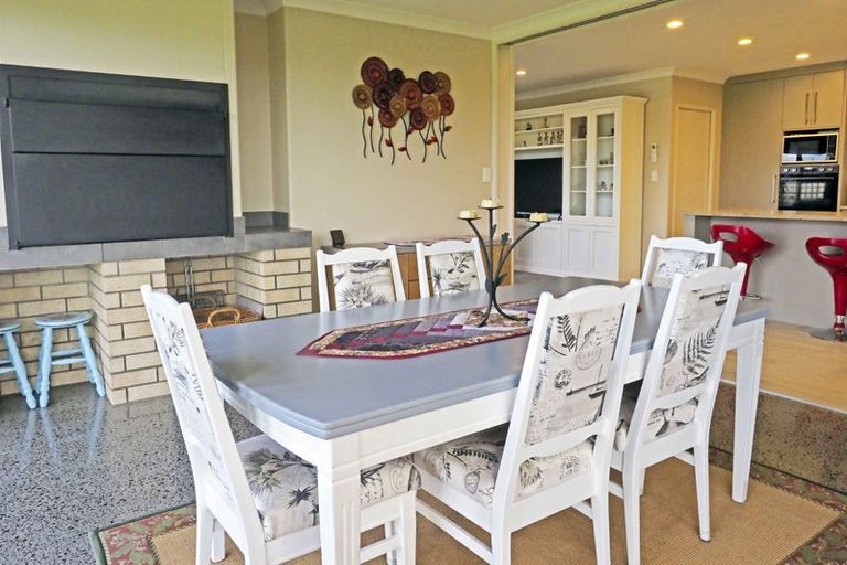 Photo of property in 16 Vantage Place, Omokoroa, 3114