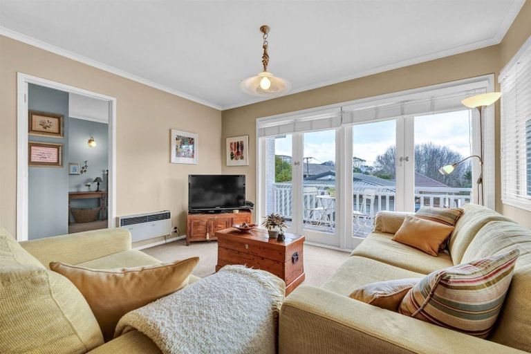 Photo of property in 1/45 Northboro Road, Belmont, Auckland, 0622