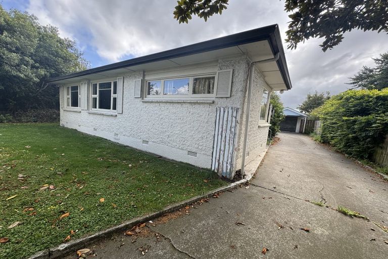 Photo of property in 4 Gladson Avenue, Sockburn, Christchurch, 8042